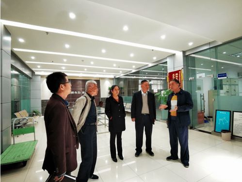 夕陽映初心，測繪繪新篇——四川測繪地理信息局離退休老干部參觀地信中心側(cè)記